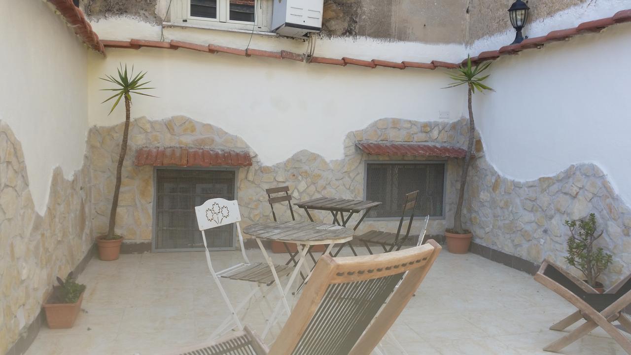 Residenza Il Castello Hotel Наполи Екстериор снимка