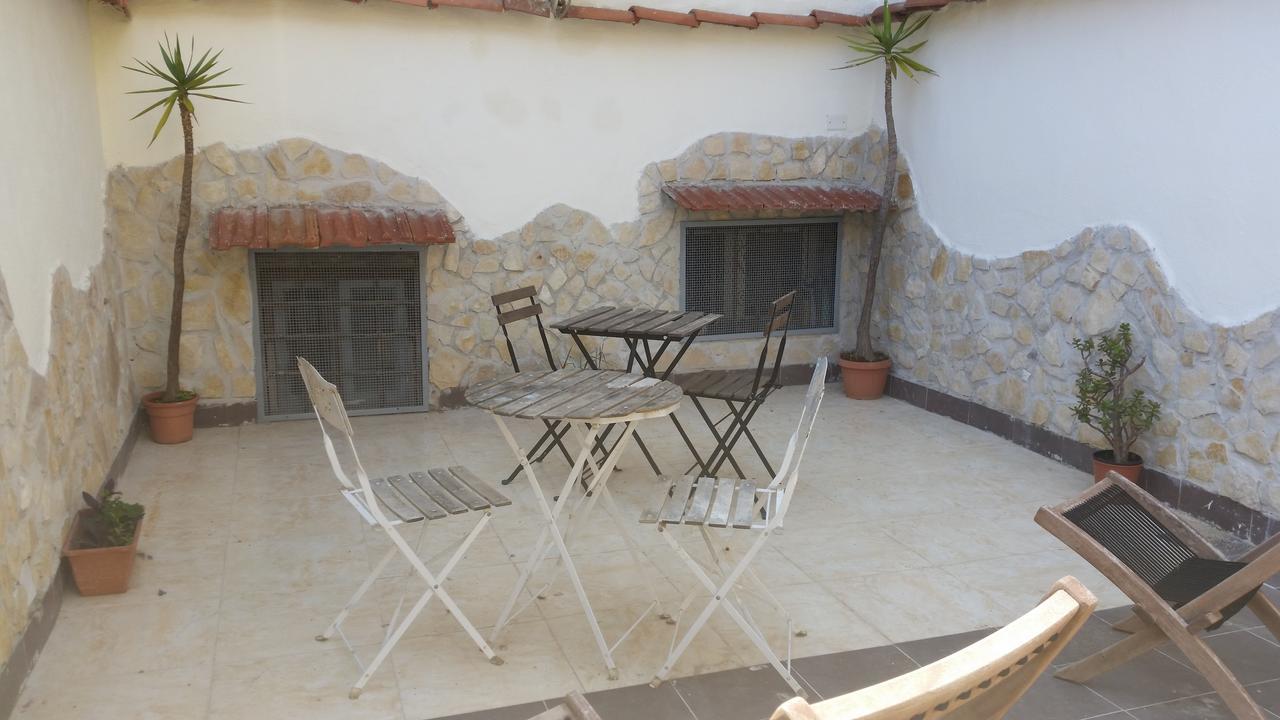 Residenza Il Castello Hotel Наполи Екстериор снимка
