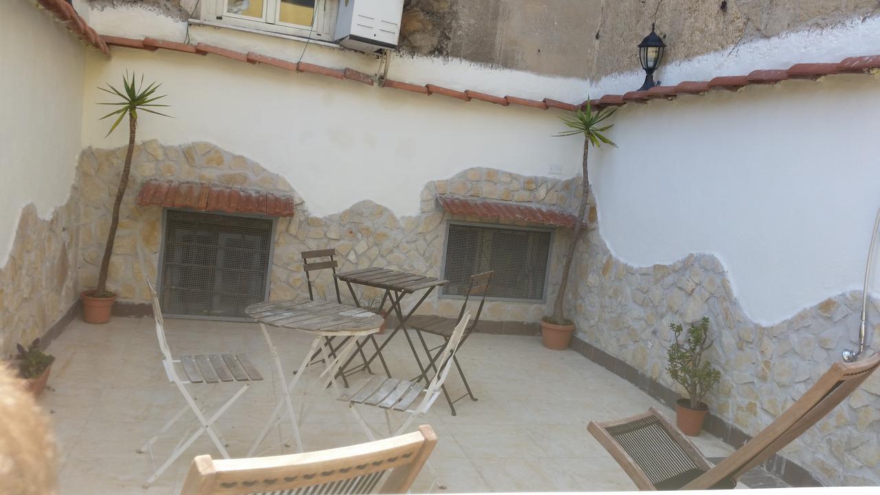 Residenza Il Castello Hotel Наполи Екстериор снимка