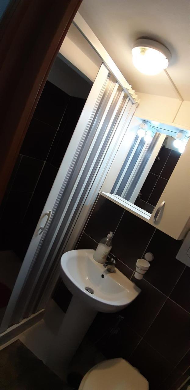 Residenza Il Castello Hotel Наполи Екстериор снимка