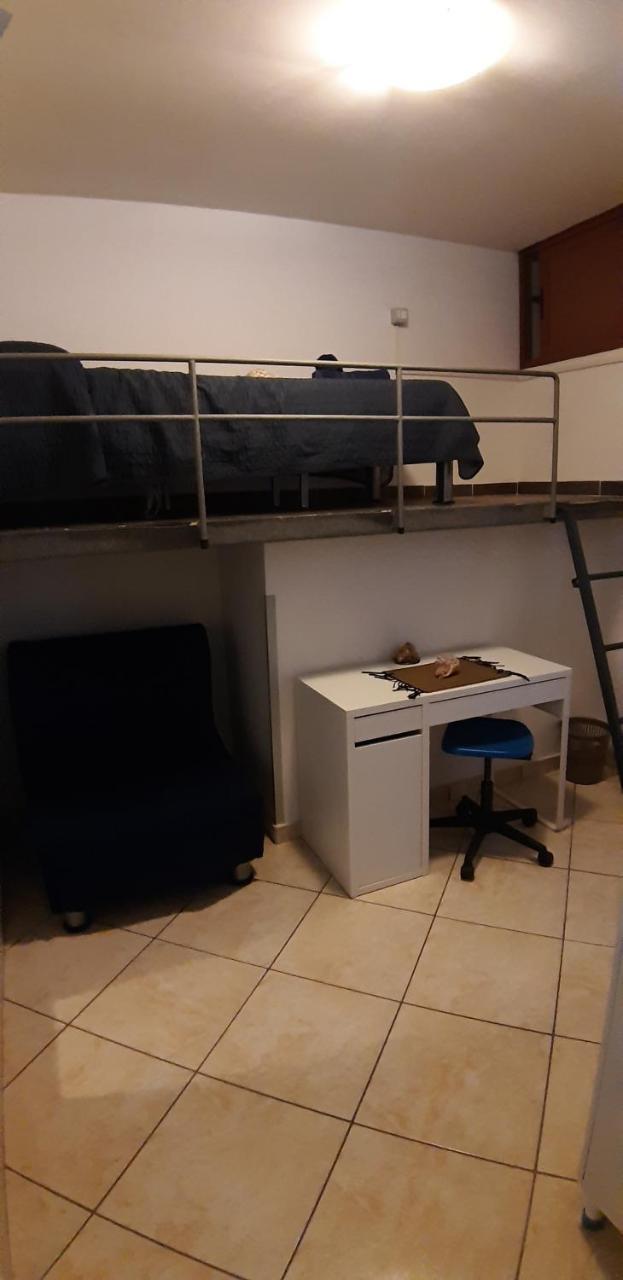 Residenza Il Castello Hotel Наполи Екстериор снимка