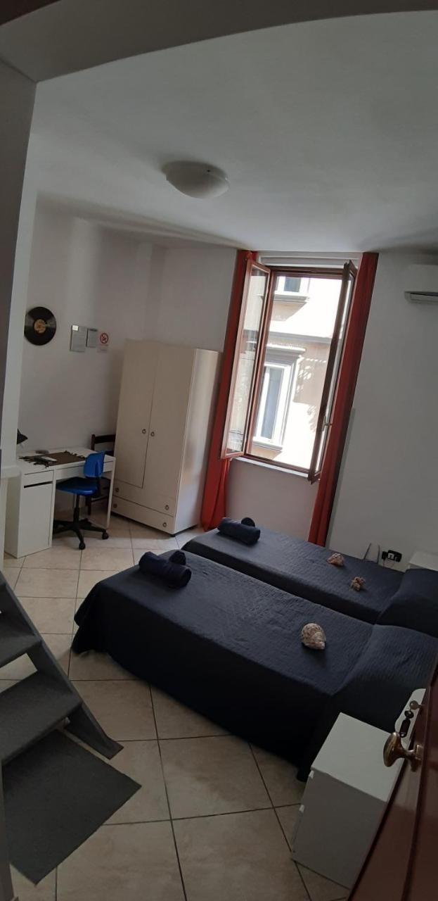 Residenza Il Castello Hotel Наполи Екстериор снимка