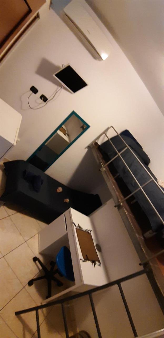 Residenza Il Castello Hotel Наполи Екстериор снимка