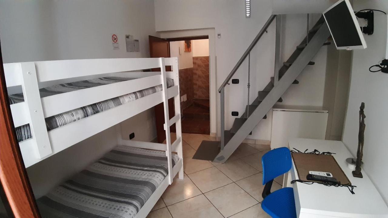 Residenza Il Castello Hotel Наполи Екстериор снимка